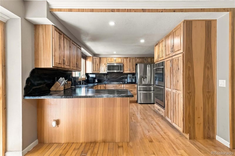 2322 E 101st Pl, Thornton, CO 80229