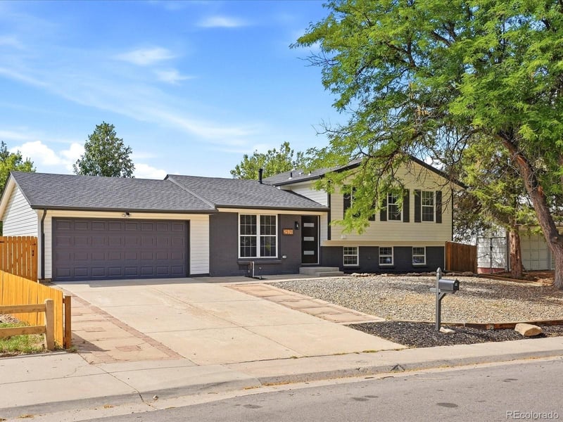 2571 S Kittredge Way, Aurora, CO 80013