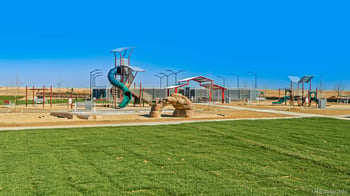 697 N Ukraine St, Aurora, CO 80018