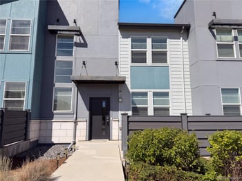 16271 Bolling Dr, Denver, CO 80239