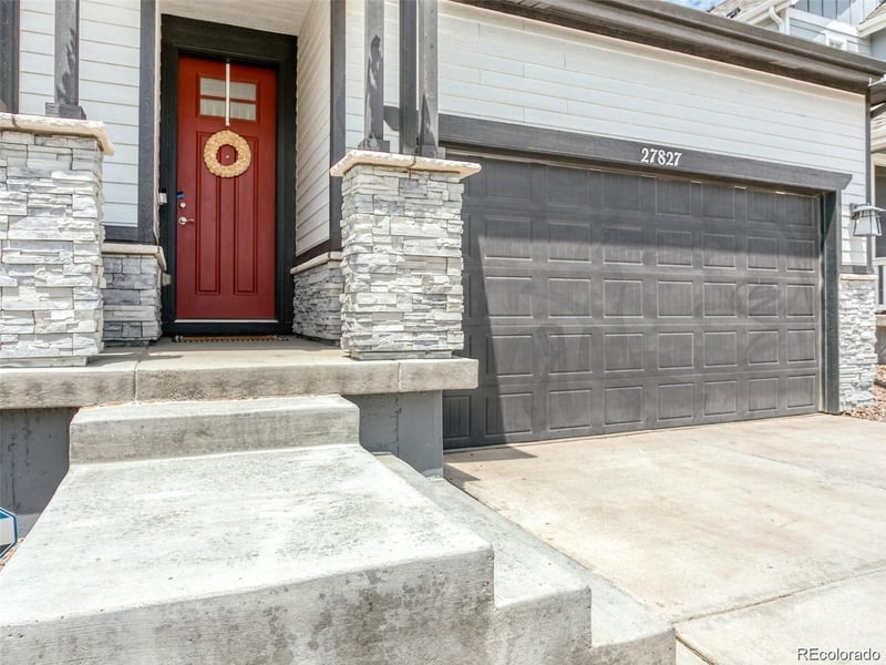 27827 E 8th Ave, Aurora, CO 80018