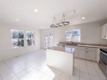 10009 Strathfield Ln, Highlands Ranch, CO 80126