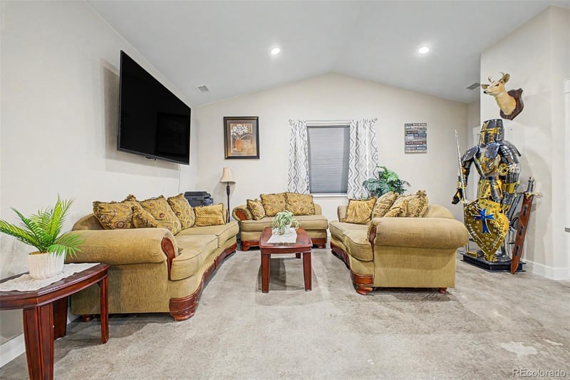 526 Foxtail Pl, Wiggins, CO 80654