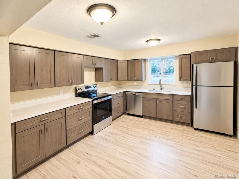 9436 W 57th Ave, Arvada, CO 80002