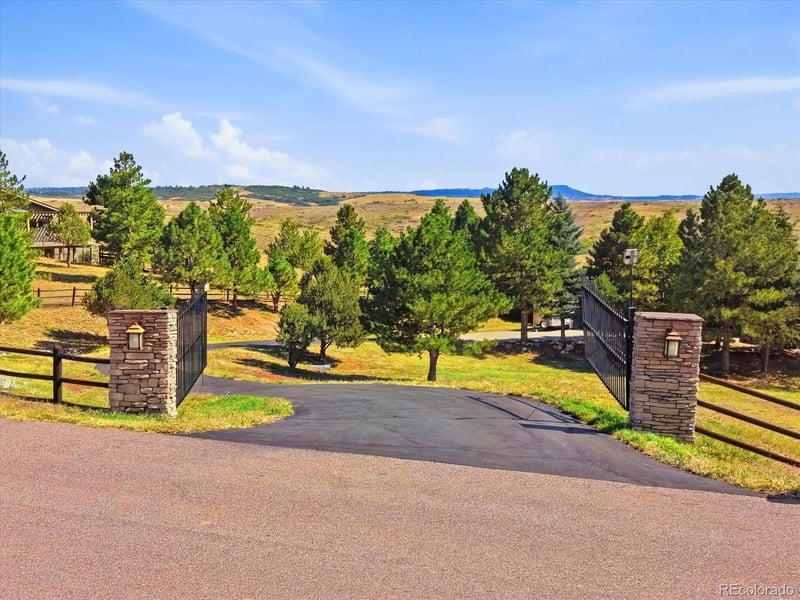 6040 W Lakeside Ct, Littleton, CO 80125