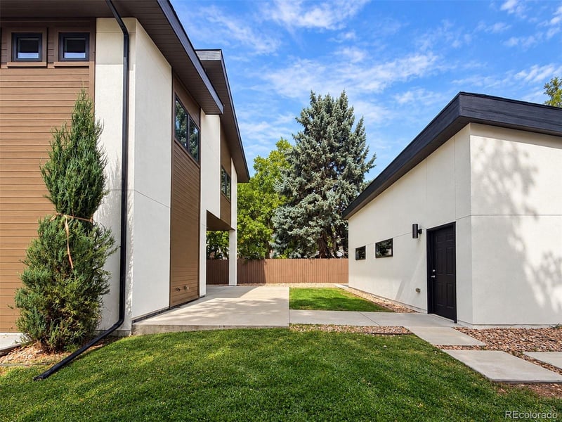 1560 S Monroe St, Denver, CO 80210