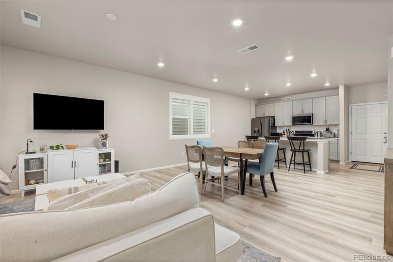 6078 N Lisbon St, Aurora, CO 80019
