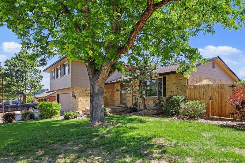 6556 S Brentwood Way, Littleton, CO 80123