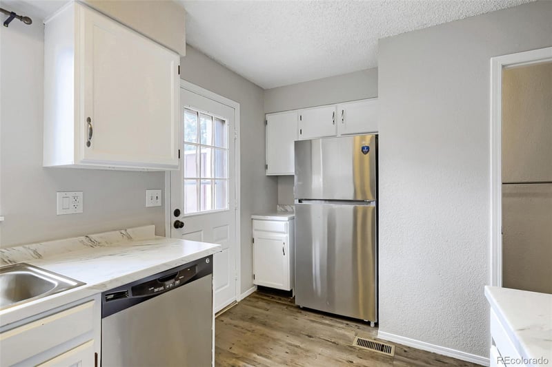 12041 E Ford Cir, Aurora, CO 80012