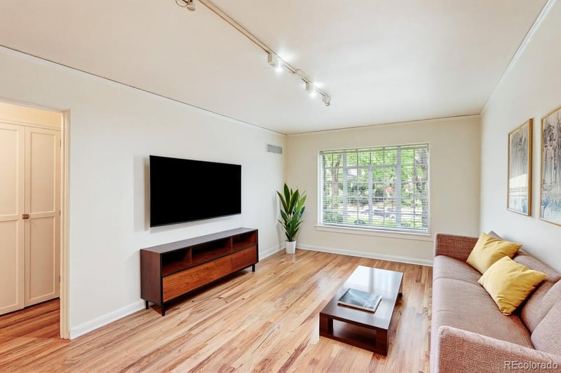 949 N Emerson St #8, Denver, CO 80218