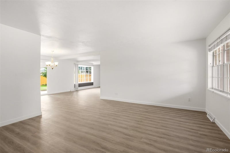 416 S Uvalda Cir, Aurora, CO 80012