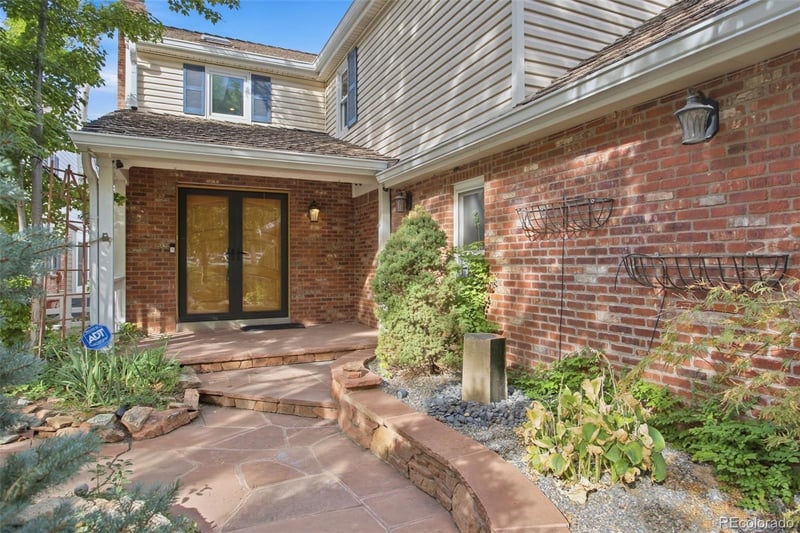 7039 S Locust Pl, Centennial, CO 80112