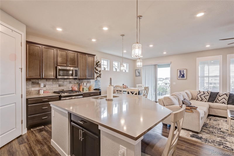 8890 S Ukraine Ct, Aurora, CO 80016