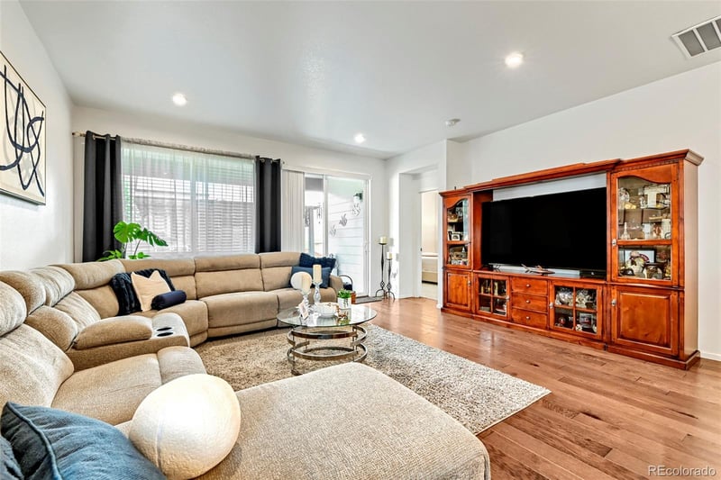 9174 Pitkin St, Commerce City, CO 80022
