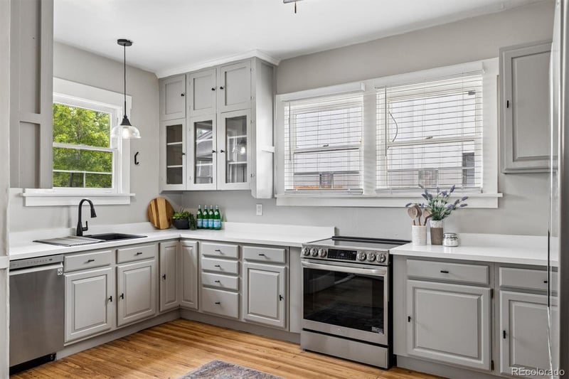 2984 S Delaware St, Englewood, CO 80110