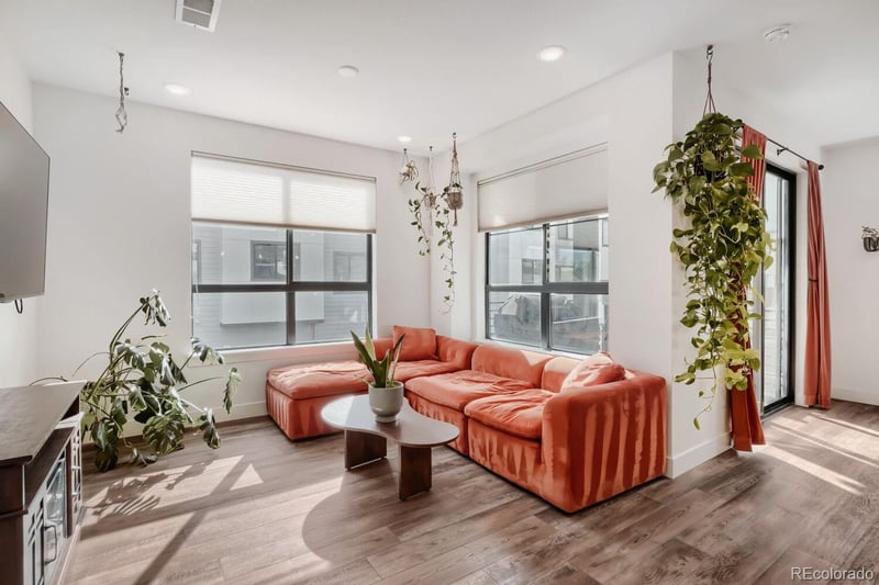2038 S Holly St #2, Denver, CO 80222