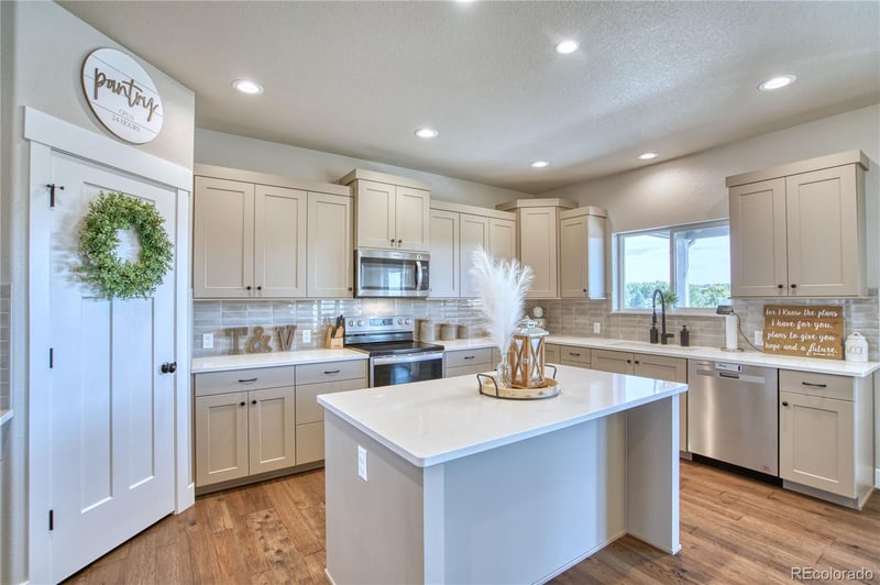6404 2nd St, Greeley, CO 80634