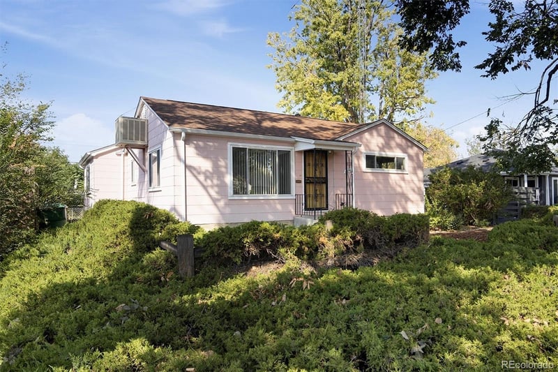 1041 Florence St, Aurora, CO 80010