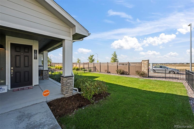 27602 E 1st Ave, Aurora, CO 80018
