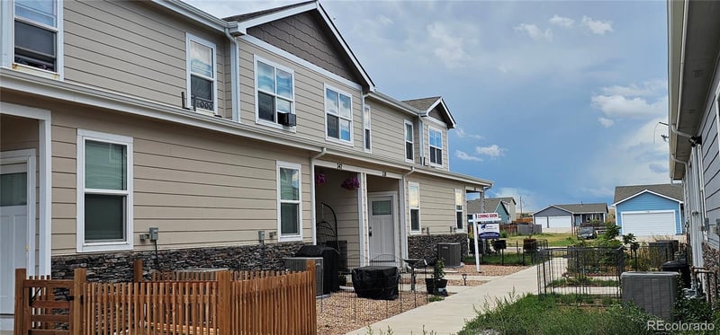 338 S 4th Ct, Deer Trail, CO 80105