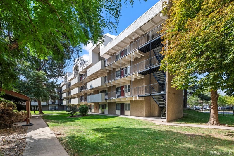 384 S Ironton St #201, Aurora, CO 80012