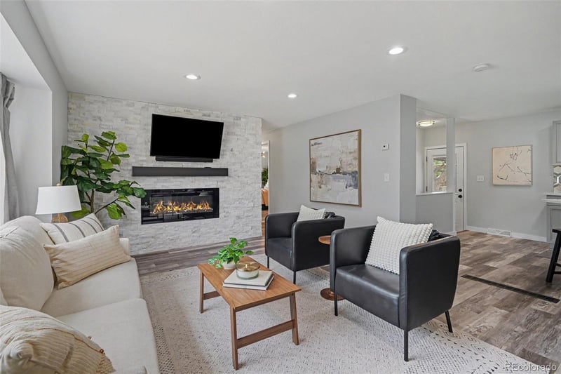 6770 S Clermont St, Centennial, CO 80122