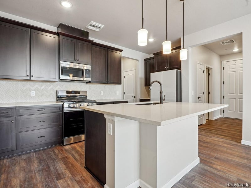 6153 N Ceylon St #207, Denver, CO 80249