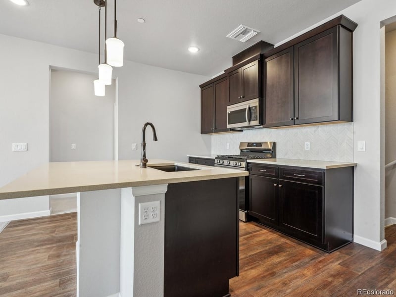 6153 N Ceylon St #207, Denver, CO 80249