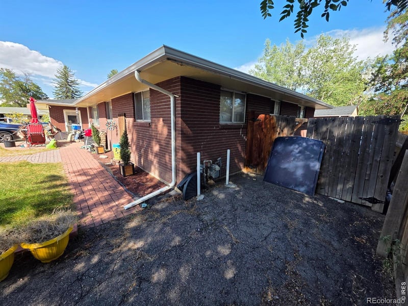 12 Huntington Ct, Longmont, CO 80503