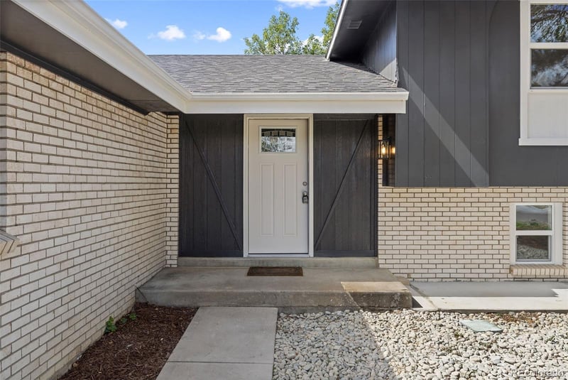 361 Ursula St, Aurora, CO 80011