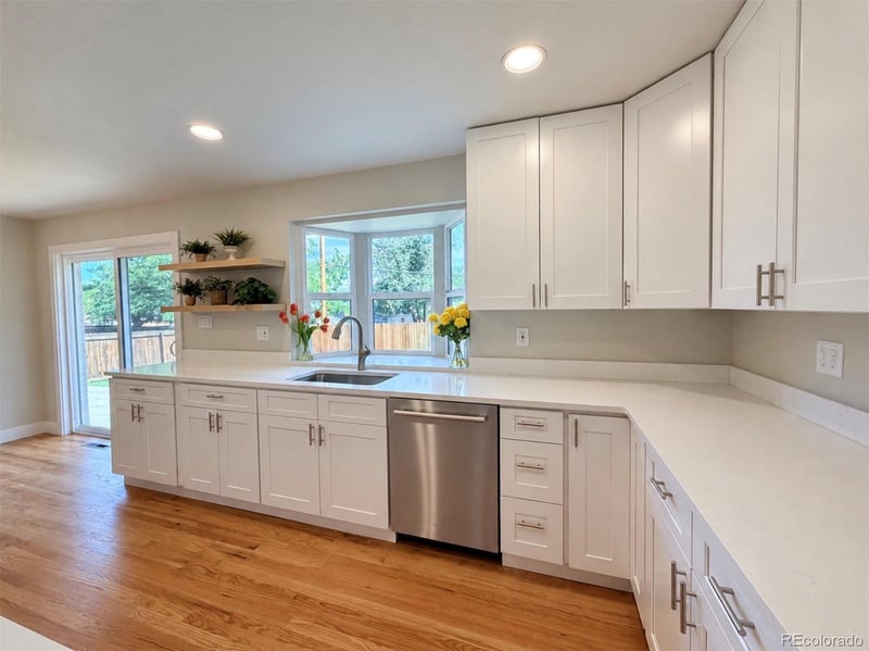 1586 S Dover Ct, Lakewood, CO 80232