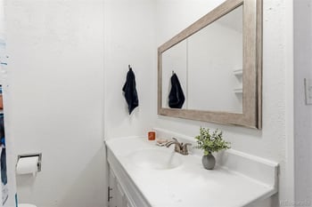 324 S Logan St, Denver, CO 80209