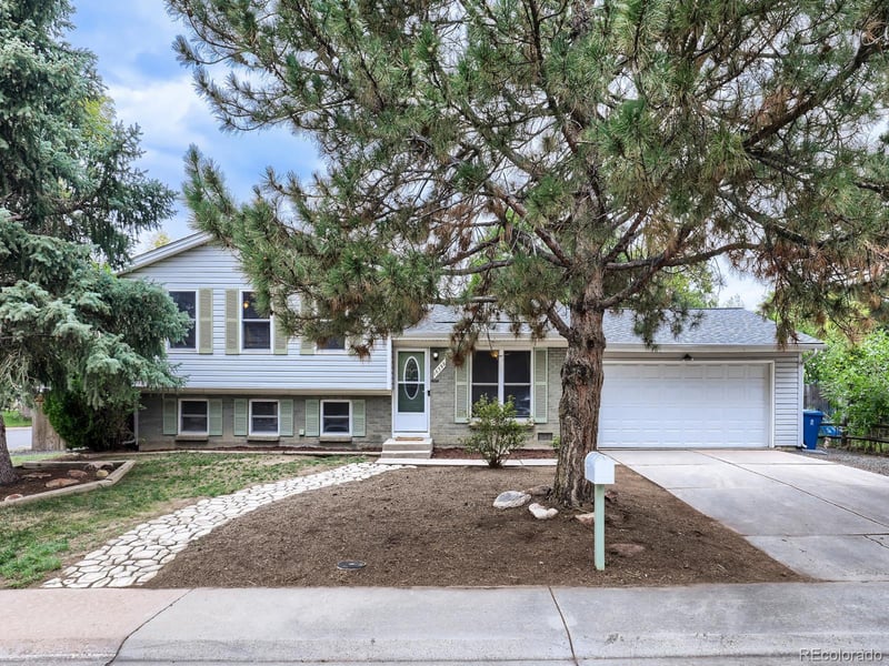 16398 E Warren Ave, Aurora, CO 80013