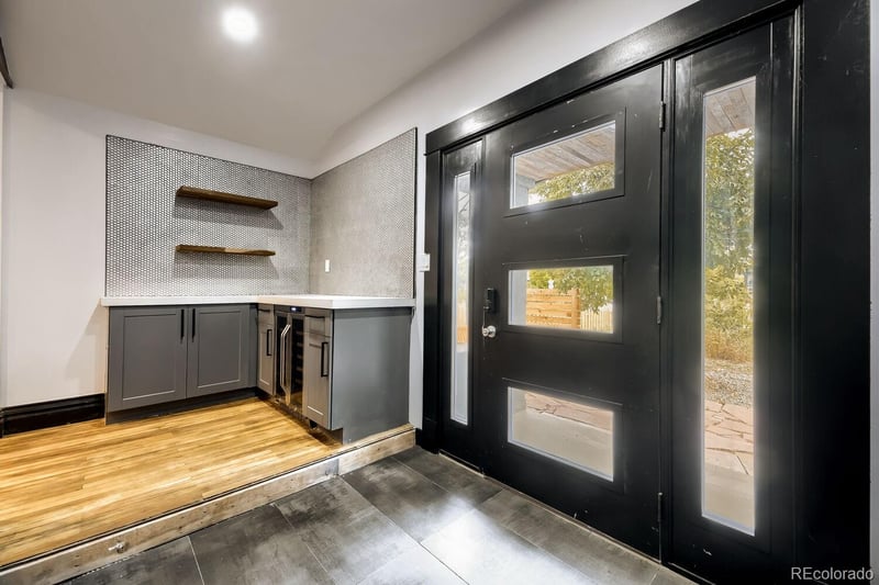 5699 W 10th Ave, Lakewood, CO 80214