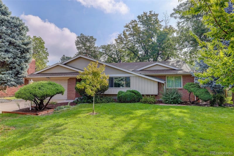 336 Oakland St, Aurora, CO 80010