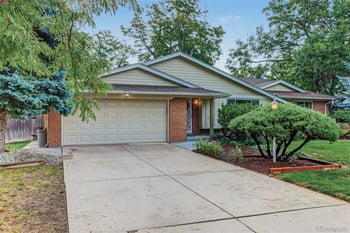 336 Oakland St, Aurora, CO 80010