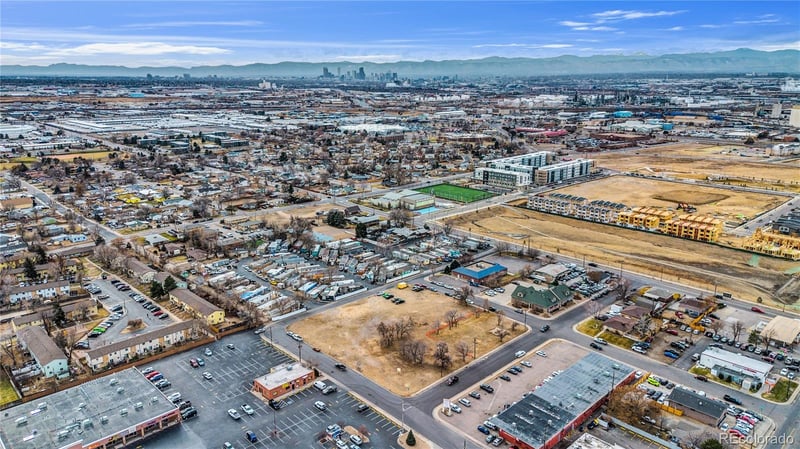 6302 Ivanhoe St, Commerce City, CO 80022