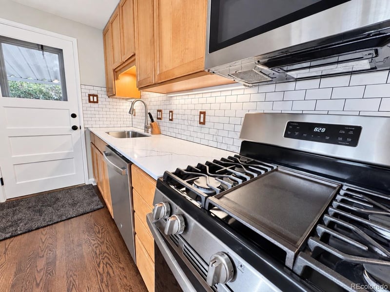 4055 S Hazel Ct, Englewood, CO 80110