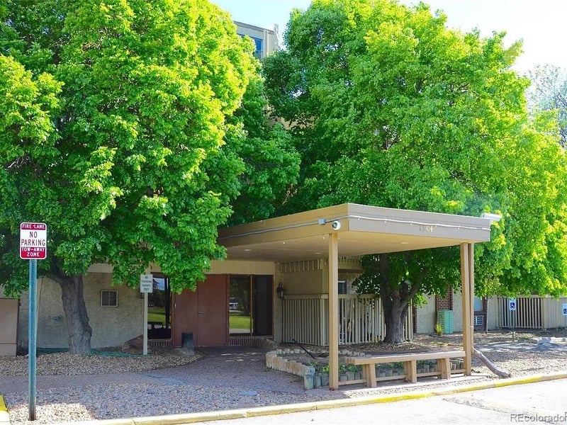 1304 S Parker Rd #360, Denver, CO 80231