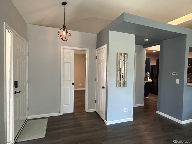 2125 S Troy Way, Aurora, CO 80014