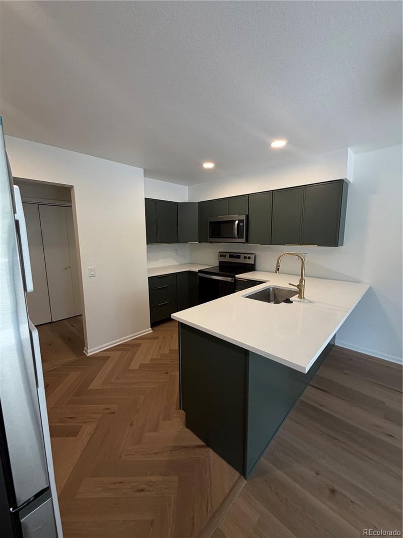 10568 E Park Mountain, Littleton, CO 80127