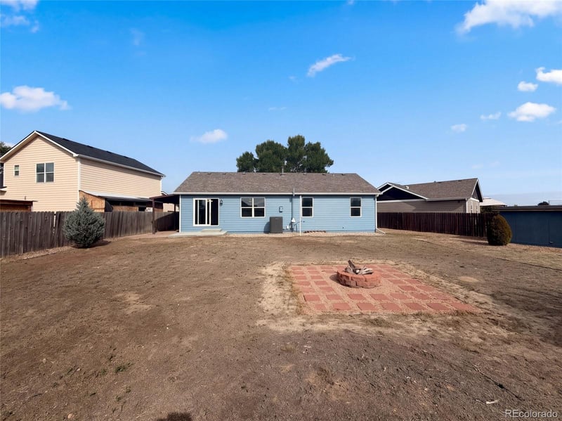 3820 Dove Ln, Evans, CO 80620