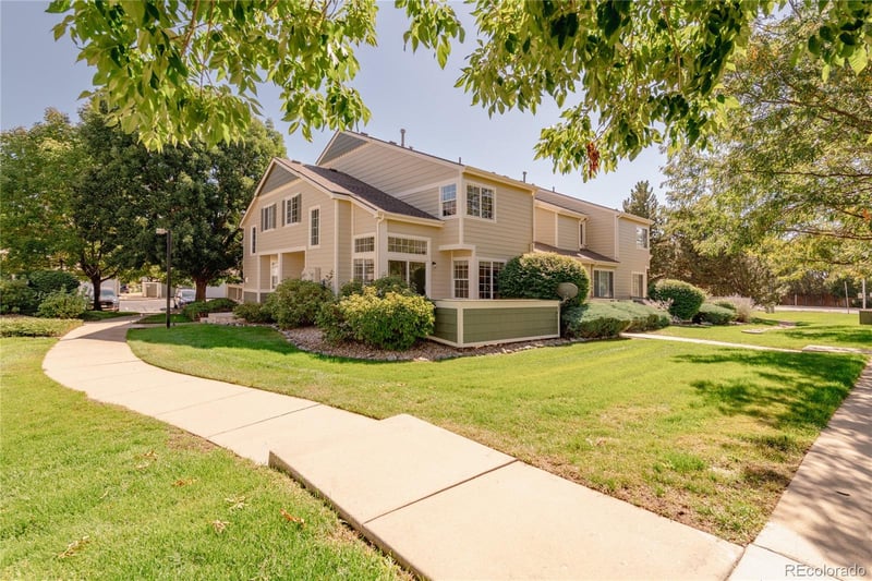 930 Button Rock Dr #B12, Longmont, CO 80504