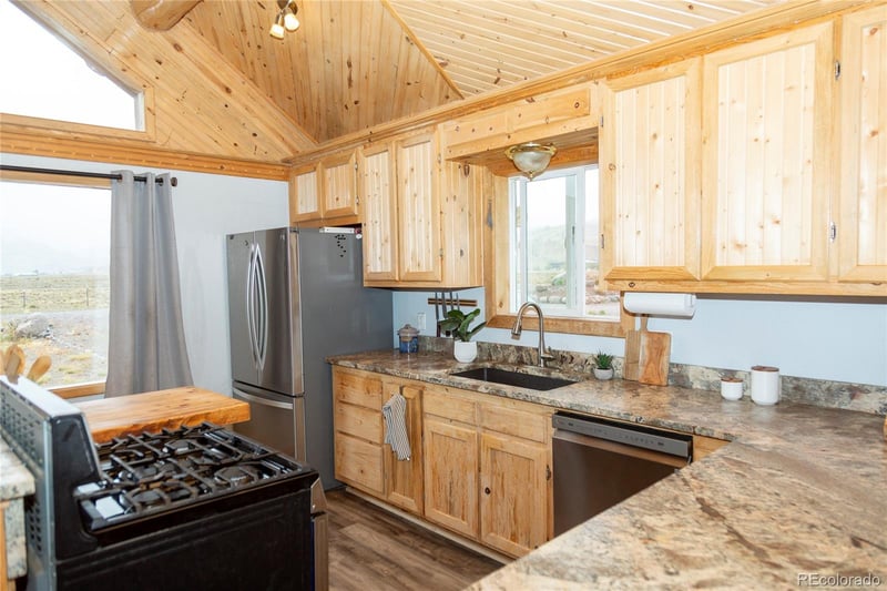 478 Homestake Dr, Creede, CO 81130