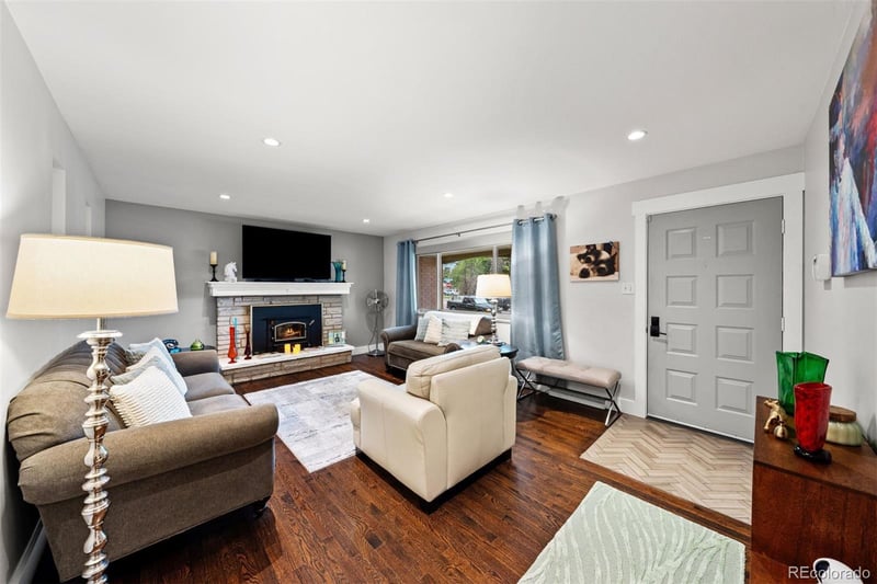 8280 W Louisiana Ave, Lakewood, CO 80232