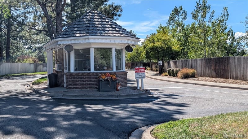 15358 E Saratoga Pl, Aurora, CO 80015