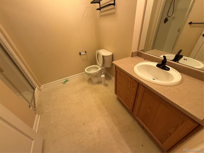 18681 E Water Dr #B, Aurora, CO 80013