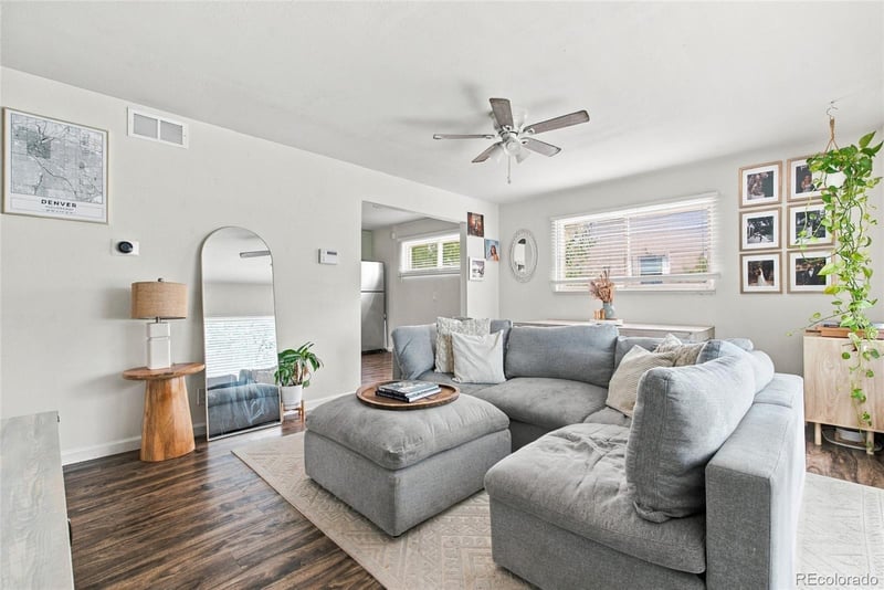 10607 Lowry Pl, Aurora, CO 80010
