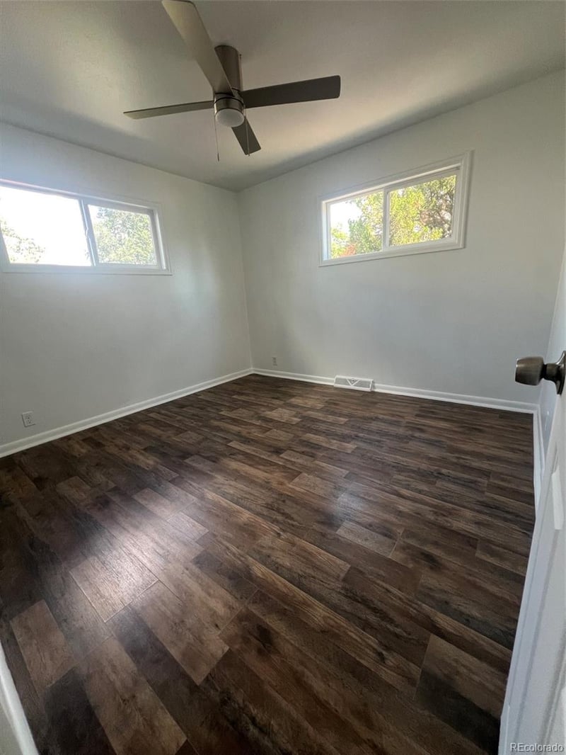 945 Lima St, Aurora, CO 80010