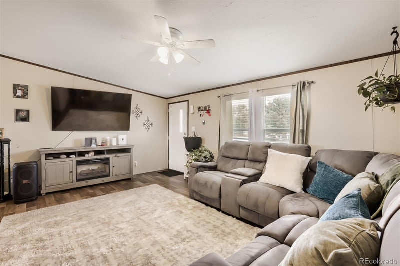 323 N Cedar St, Keenesburg, CO 80643